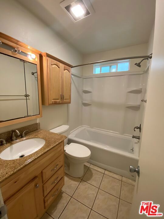 3 Bed 2 Bath (Bathroom 1)