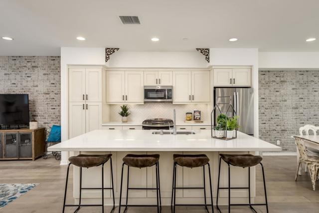 2511 State St, Carlsbad CA: https://media.crmls.org/mediaz/758e067d-5602-428f-b62a-860d7c00cbf4.jpg