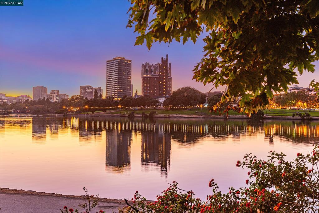 https://media.crmls.org/mediaz/758e1562-336a-4f95-a3cb-ab4d5ae0ddac.jpg?preset=X-Large