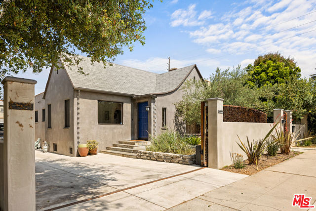 1307 Hauser Boulevard, Los Angeles CA: https://media.crmls.org/mediaz/758ec8dd-68dd-4b52-9db4-fa5e80e74ded.jpg