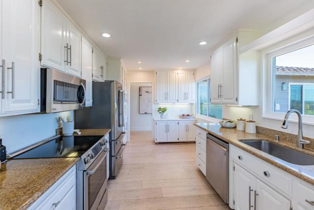 893 Madonna Way, Los Altos CA: https://media.crmls.org/mediaz/758f57f5-aebd-4f86-a841-1c16bbe76a95.jpg