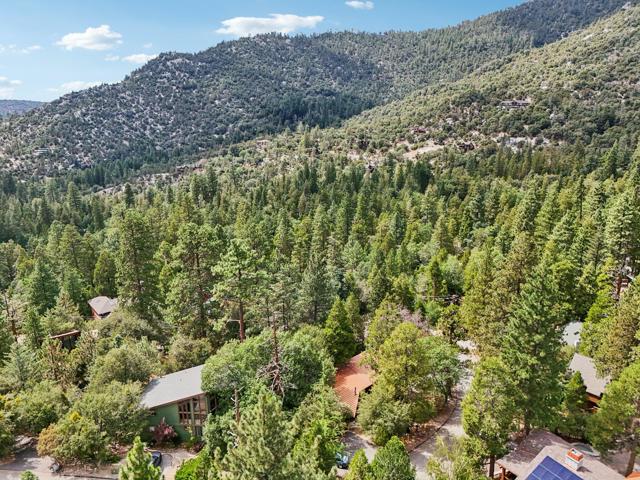55491 Howland, Idyllwild CA: https://media.crmls.org/mediaz/758f60c0-f84c-407f-9553-da6bd33290a1.jpg
