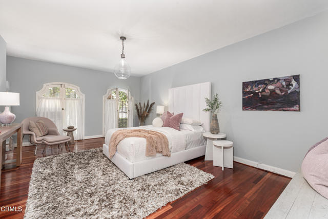 80 N Euclid Avenue, Pasadena CA: https://media.crmls.org/mediaz/758fce3b-7fd9-4d5a-acda-483277fd16ff.jpg
