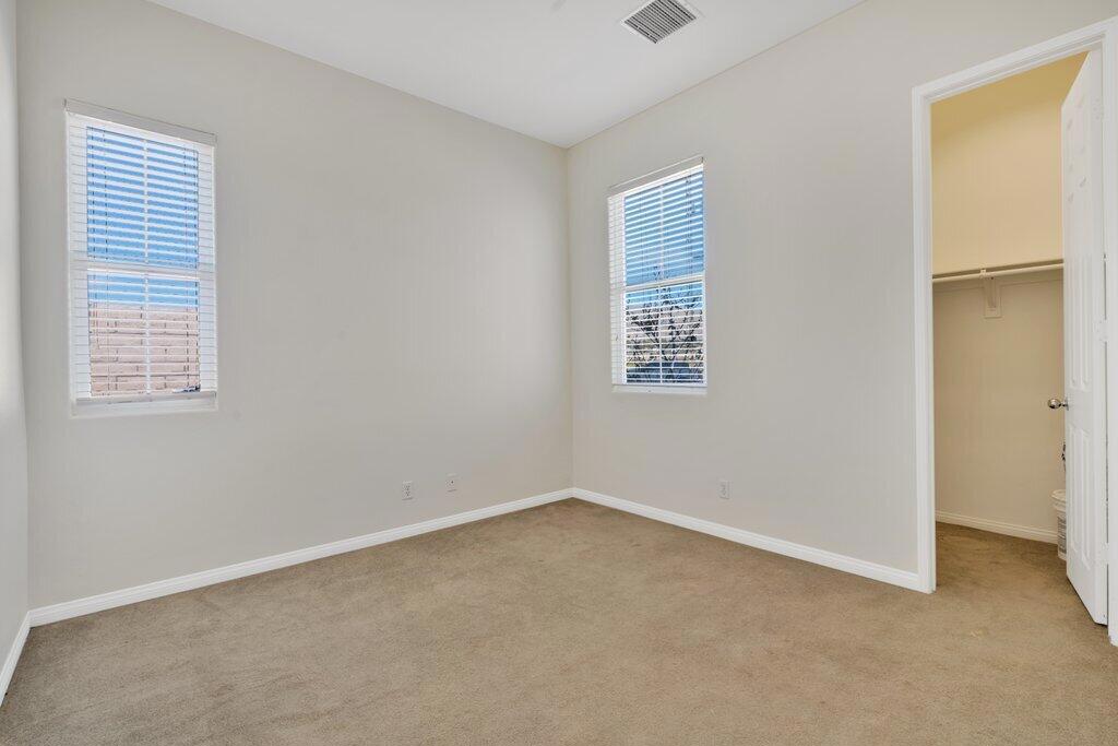 https://media.crmls.org/mediaz/7590d9ca-458f-4216-9e2b-edf49f240591.jpg?preset=X-Large