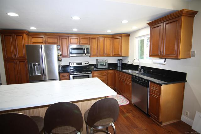 16328 Bassett Court, Ramona CA: https://media.crmls.org/mediaz/75912425-c327-4d1e-9793-e64a652090e1.jpg