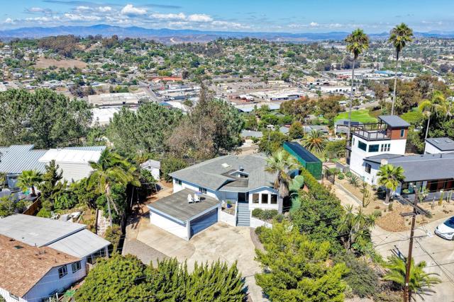 2428 Dunstan Street, Oceanside CA: https://media.crmls.org/mediaz/75929ee7-d060-40b2-83bf-201adb5bc082.jpg