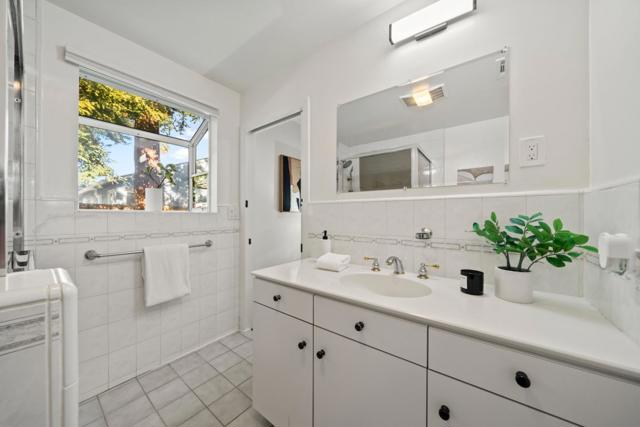 108 Durham Street, Menlo Park CA: https://media.crmls.org/mediaz/7592a6f0-7ab3-42ab-9653-bbace5ee77b0.jpg