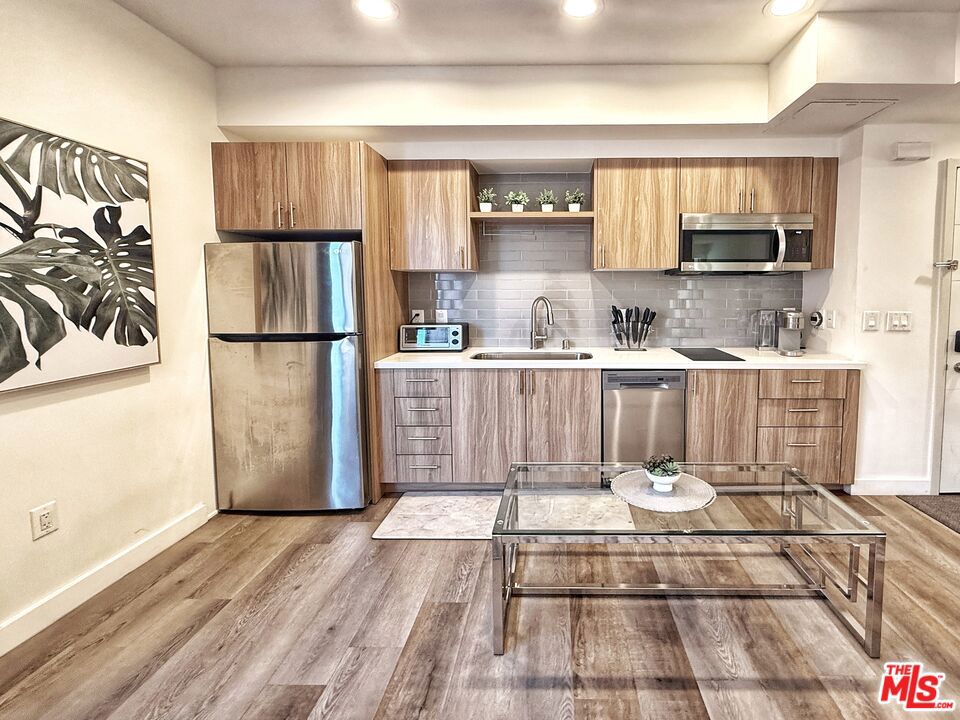 723 S St Andrews Place #501