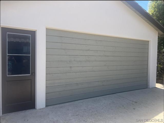 3958 Kenwood Dr, Spring Valley CA: https://media.crmls.org/mediaz/7593554d-be69-4df6-9087-099fd9400fde.jpg