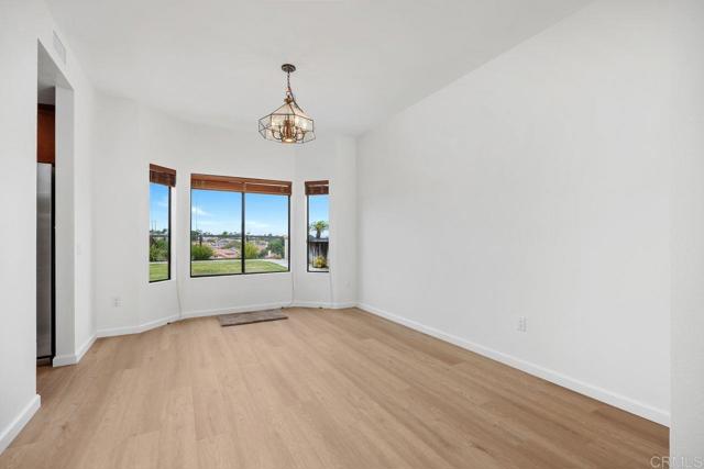 Detail Gallery Image 5 of 43 For 1956 Cherrywood St, Vista,  CA 92081 - 4 Beds | 2/1 Baths