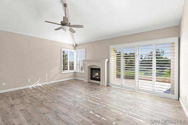 12071 Caminito Corriente, San Diego CA: https://media.crmls.org/mediaz/759368ef-bba1-4923-aeaf-87949953307e.jpg