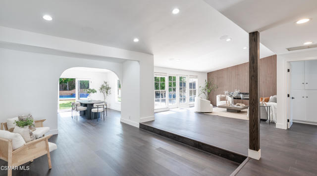 5726 Donna Avenue, Tarzana CA: https://media.crmls.org/mediaz/7593d1eb-e58b-41ab-8f1d-943b92d1346d.jpg