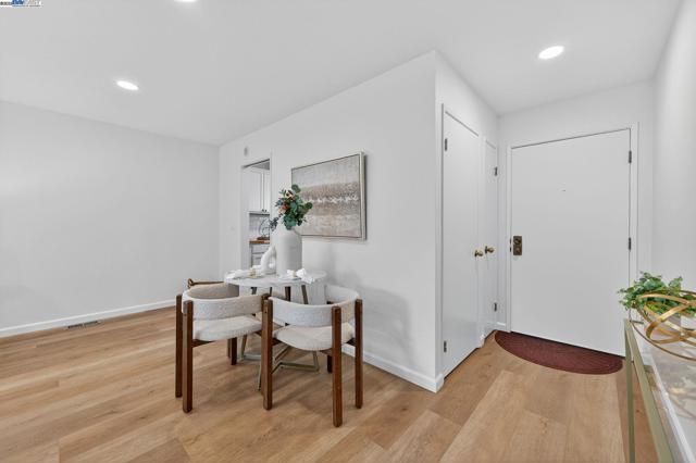 6574 Conestoga Ln, Dublin CA: https://media.crmls.org/mediaz/7593f9d6-801c-4c52-b0fc-4fee0289cbe4.jpg