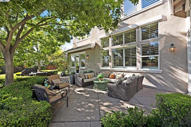 259 Alden Ln, Livermore CA: https://media.crmls.org/mediaz/75944f7e-68bf-4a44-a434-13a65ee95347.jpg