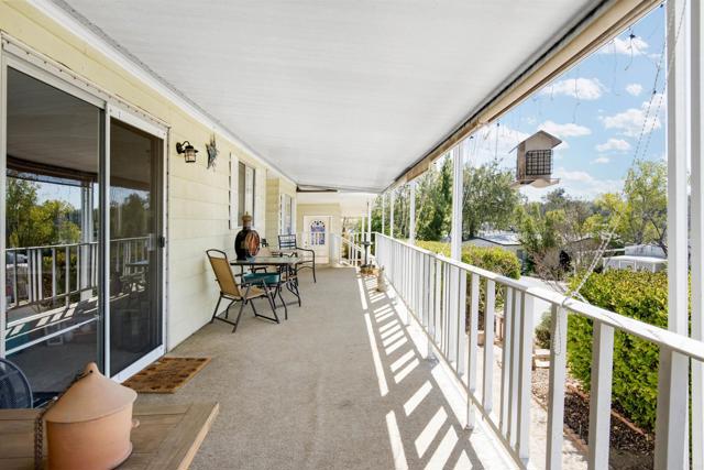 18218 Paradise Mountain Road, Valley Center CA: https://media.crmls.org/mediaz/75949775-fe07-4f77-9972-ab6931c4ca32.jpg