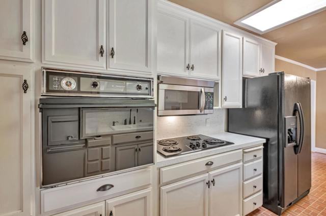 23492 Sunset Drive, Los Gatos CA: https://media.crmls.org/mediaz/759533b7-4611-481d-b8cc-36ef218c8ca9.jpg