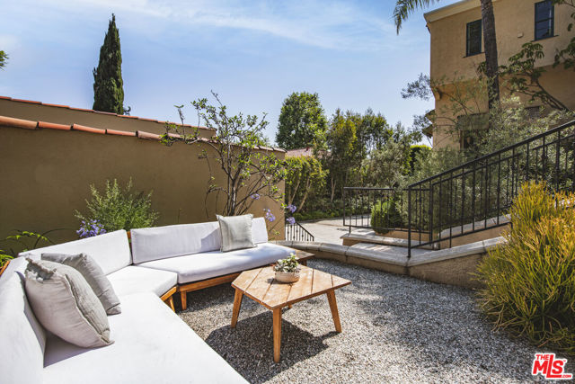 2250 N Berendo Street, Los Angeles CA: https://media.crmls.org/mediaz/75953b33-8745-49eb-9518-756fd3dd1e6e.jpg