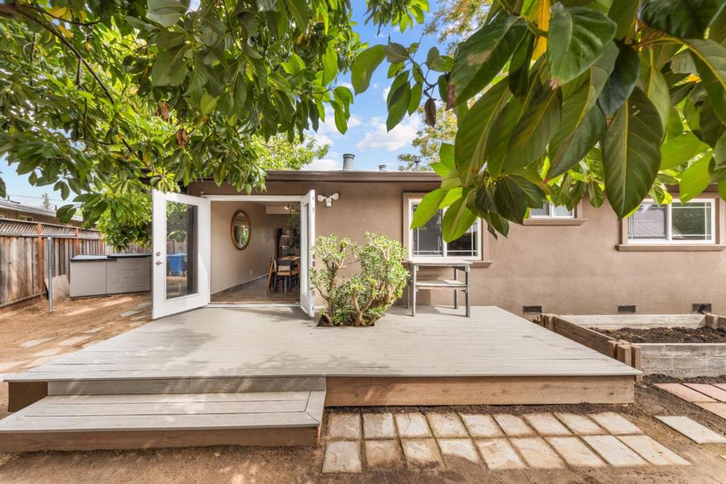 https://media.crmls.org/mediaz/75953f7a-ff87-4218-b4d2-705911d63918.jpg?preset=X-Large