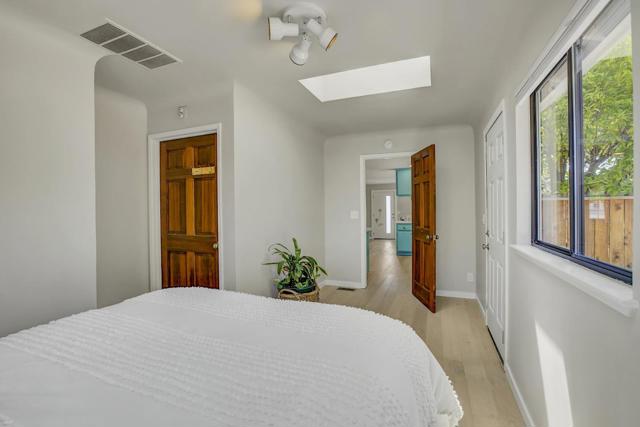 111 E Hedding Street, San Jose CA: https://media.crmls.org/mediaz/75957ec7-7e2d-43c3-b67d-abaa9b21ce15.jpg