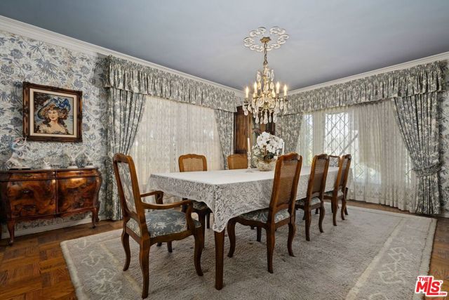 11450 Ayrshire Road, Los Angeles CA: https://media.crmls.org/mediaz/759594b5-bc5a-4d8b-94c7-319f271fafaa.jpg