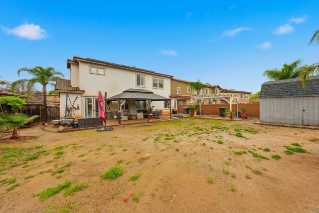 Detail Gallery Image 14 of 48 For 332 Monument Pkwy, Perris,  CA 92570 - 5 Beds | 5 Baths