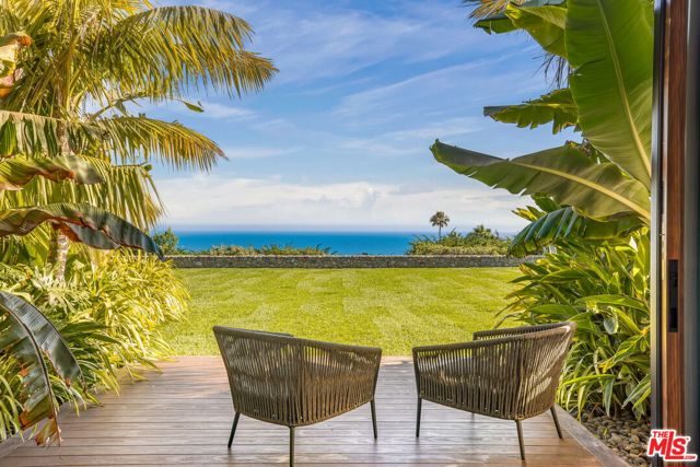 11809 Ellice Street, Malibu CA: https://media.crmls.org/mediaz/7596347f-c552-476e-9a91-e28bafdbdc47.jpg