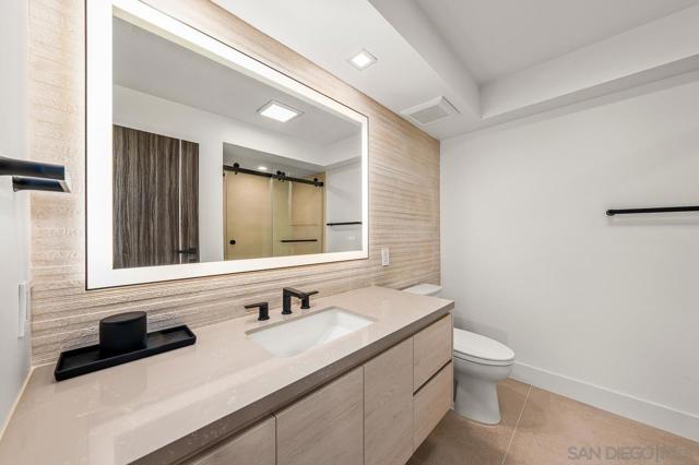 1820 Avenida Del Mundo, Coronado CA: https://media.crmls.org/mediaz/759660f3-86bd-4ad5-8b2f-359e49f9a0cd.jpg