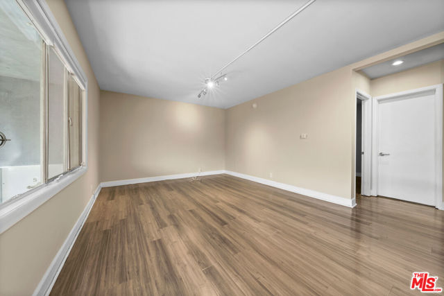 8555 Sherwood Drive, West Hollywood CA: https://media.crmls.org/mediaz/75973779-086d-49b7-a466-a7bfacc910e4.jpg