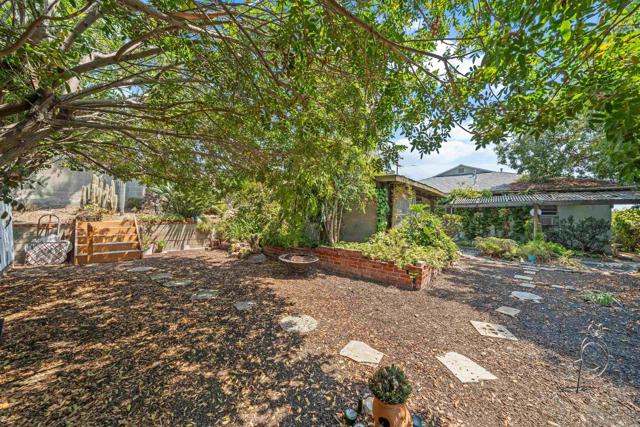8706 Delta St, La Mesa CA: https://media.crmls.org/mediaz/75975563-b48b-4c6d-8894-51bb50b7e648.jpg