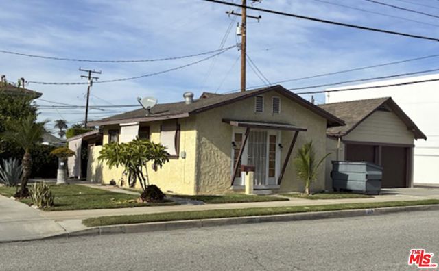 137 S 3rd Avenue, Covina CA: https://media.crmls.org/mediaz/7597a0d9-43f8-4f43-ad9f-bd55f7e00053.jpg