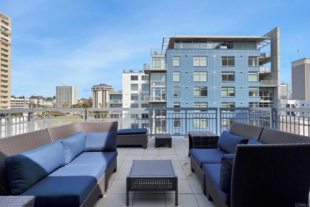 Detail Gallery Image 3 of 54 For 1580 Union St #706,  San Diego,  CA 92101 - 2 Beds | 2 Baths