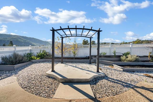 8202 Honeybee Court, Gilroy CA: https://media.crmls.org/mediaz/75998dd1-96af-4d77-b2dd-b6309ebbebfa.jpg