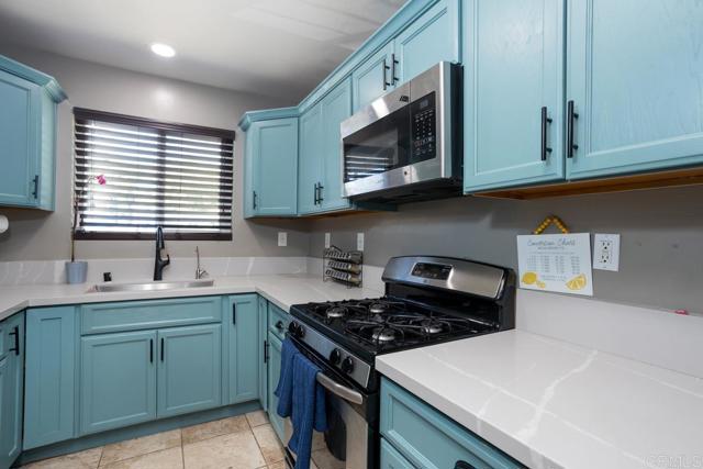 Detail Gallery Image 6 of 15 For 3443 Trophy Dr, La Mesa,  CA 91941 - 4 Beds | 2 Baths