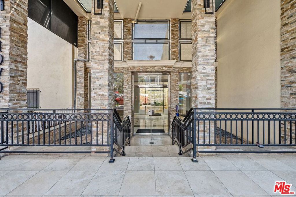 11970 Montana Avenue #102