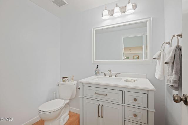 11998 Bubbling Brook Street, Moorpark CA: https://media.crmls.org/mediaz/759b11a3-ea7f-4465-ab12-88885dc088eb.jpg