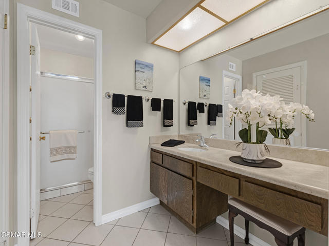 2031 Channelford Road, Westlake Village CA: https://media.crmls.org/mediaz/759b2c07-7f9b-495a-bfe6-ad9b7f1c5181.jpg