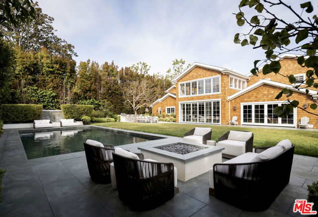 1057 Corsica Drive, Pacific Palisades CA: https://media.crmls.org/mediaz/759b6180-1ca4-4469-8578-2f8a9e9af46b.jpg
