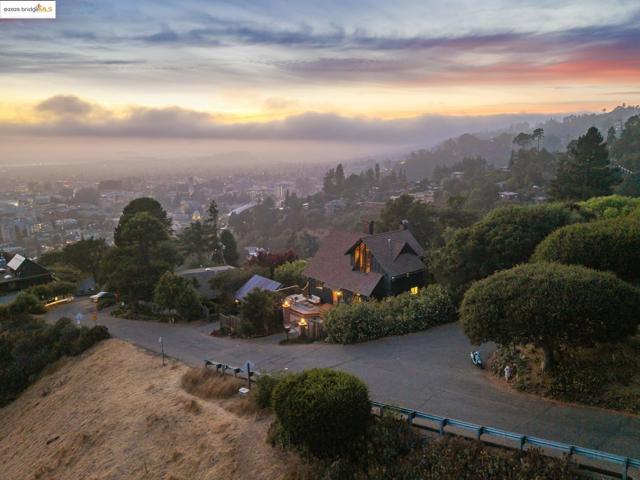 690 PANORAMIC WAY, Berkeley CA: https://media.crmls.org/mediaz/759bb49c-ef46-4b76-833c-36410a3f1793.jpg
