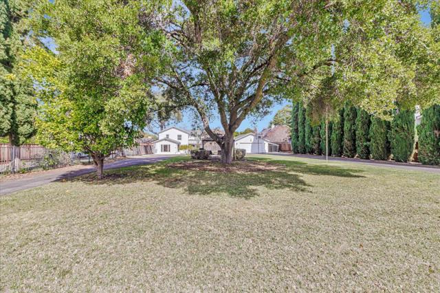 Image 23 of 30 For 871 Manor Way