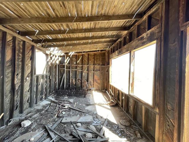 216 Jesse Road, Landers CA: https://media.crmls.org/mediaz/759da5eb-1044-42e1-abb6-43776365578b.jpg