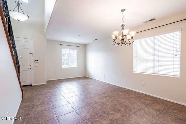 3003 Naples Drive, Oxnard CA: https://media.crmls.org/mediaz/759e178d-3414-4f7d-83e6-067a04272a31.jpg