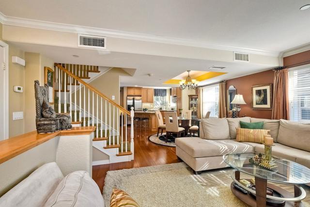 4031 Aidan Cir, Carlsbad CA: https://media.crmls.org/mediaz/759e527a-600f-46ce-ac74-e138ed7214db.jpg