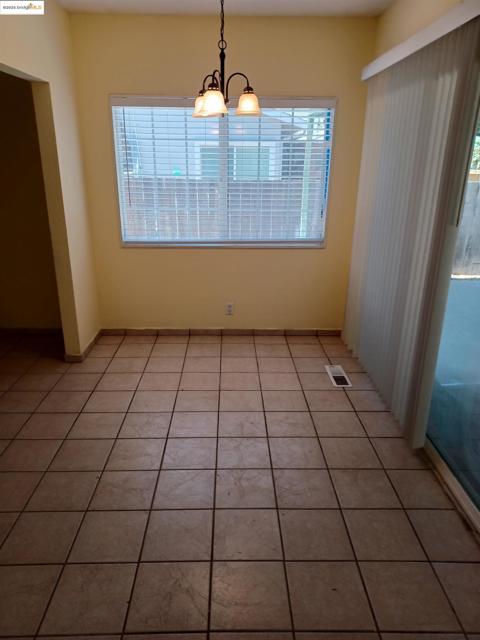 3163 S Francisco Way, Antioch CA: https://media.crmls.org/mediaz/759e8162-7340-4fed-acde-4b82dc252ed6.jpg