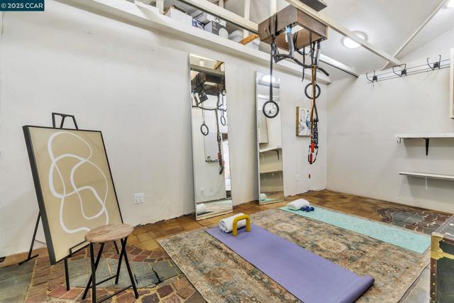 16 Belfast Pl, San Ramon CA: https://media.crmls.org/mediaz/759e95be-bdb0-4a09-ab88-4cfc99e4008e.jpg