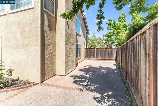 289 Crestview Ave, Martinez CA: https://media.crmls.org/mediaz/759f36a8-dfbd-435c-b5d5-f7c1747660cf.jpg