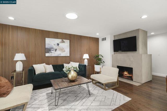 3930 Cottonwood Drive, Concord CA: https://media.crmls.org/mediaz/759ffd00-25e0-45ee-b83e-9c7f7c8fb956.jpg