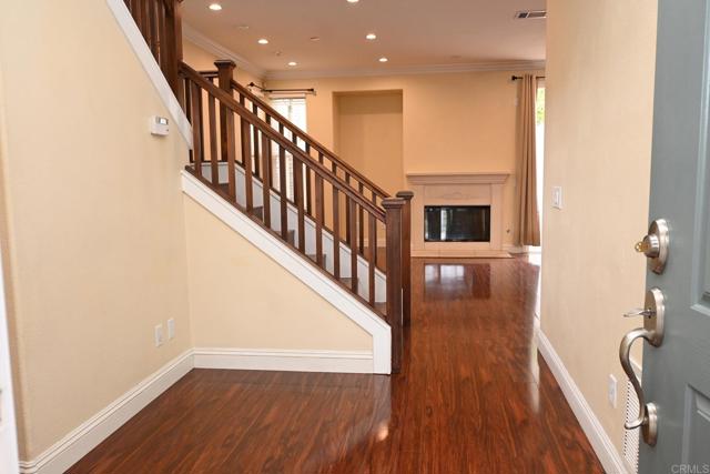 Detail Gallery Image 3 of 26 For 2825 W Canyon Ave, San Diego,  CA 92123 - 3 Beds | 2/1 Baths