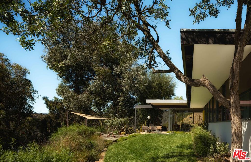 1531 N Tigertail Road