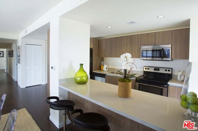 3460 W 7th Street, Los Angeles CA: https://media.crmls.org/mediaz/75a17666-f40d-4876-a061-a307c8675cca.jpg