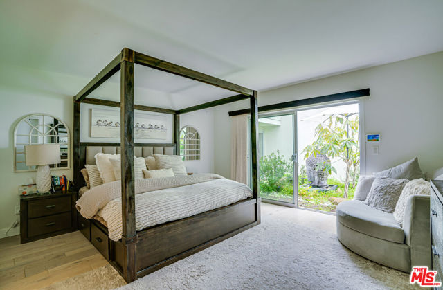 4101 Tarrybrae Terrace, Tarzana CA: https://media.crmls.org/mediaz/75a21631-6e2e-4f3a-b86b-e7ec2d6be9bc.jpg